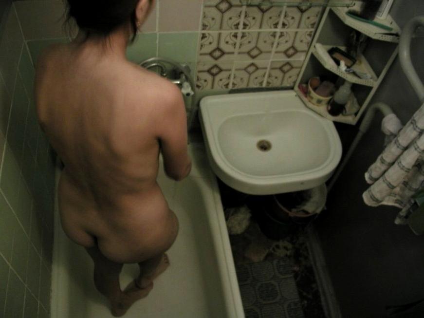16P Unknowing sexy student filmed in the shower with a hidden camera