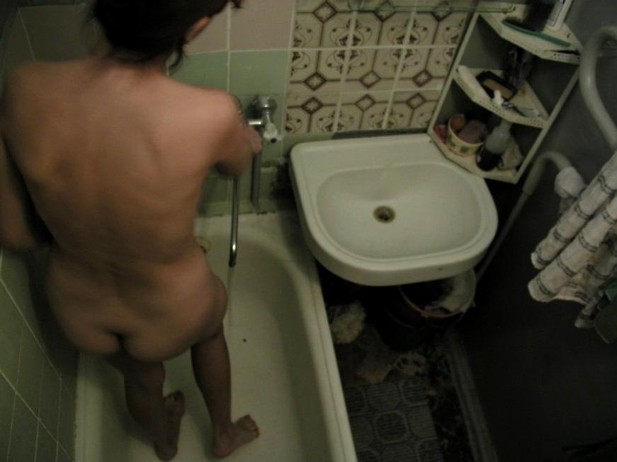 16P Unknowing sexy student filmed in the shower with a hidden camera