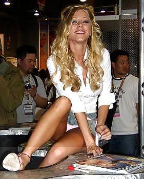 25P Upskirt 1