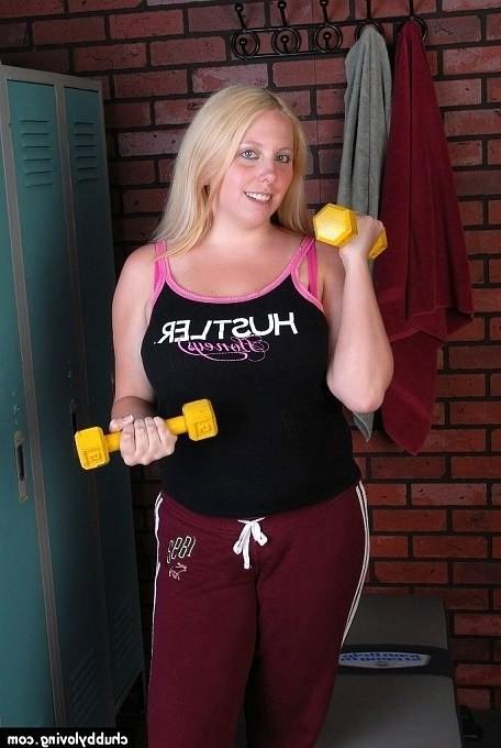 16P Busty fat blonde teen Christal Rose showing pussy in the gym