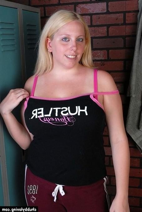 16P Busty fat blonde teen Christal Rose showing pussy in the gym
