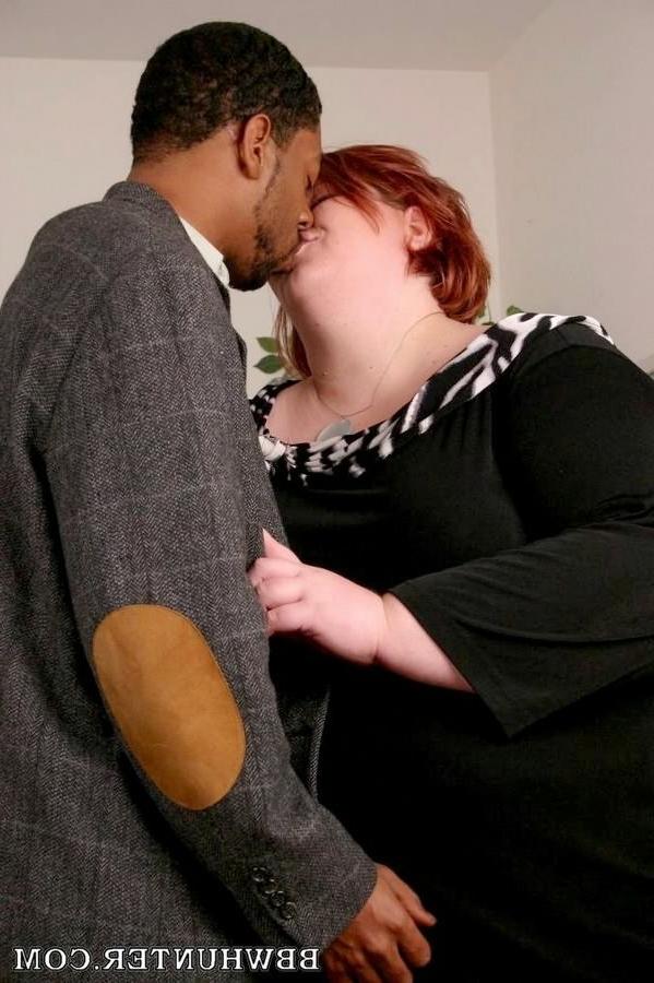 16P Naughty redheaded fatty handling a black dick
