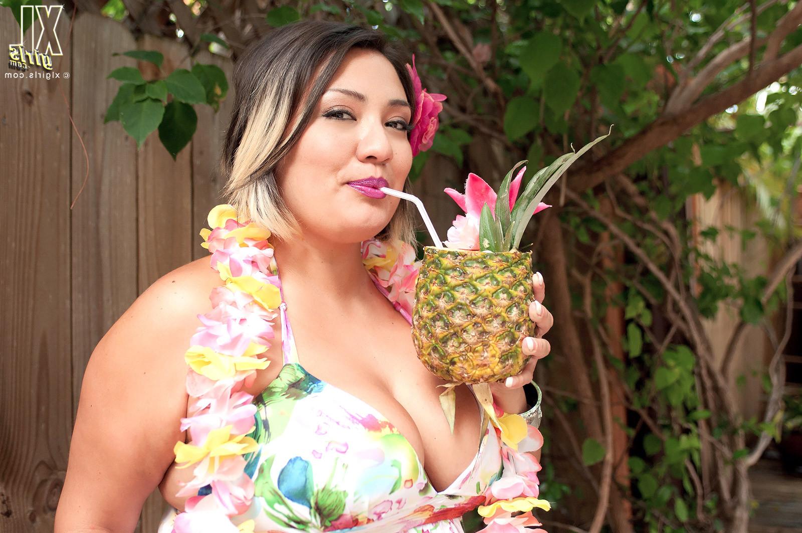 16P Tropic Of Tits