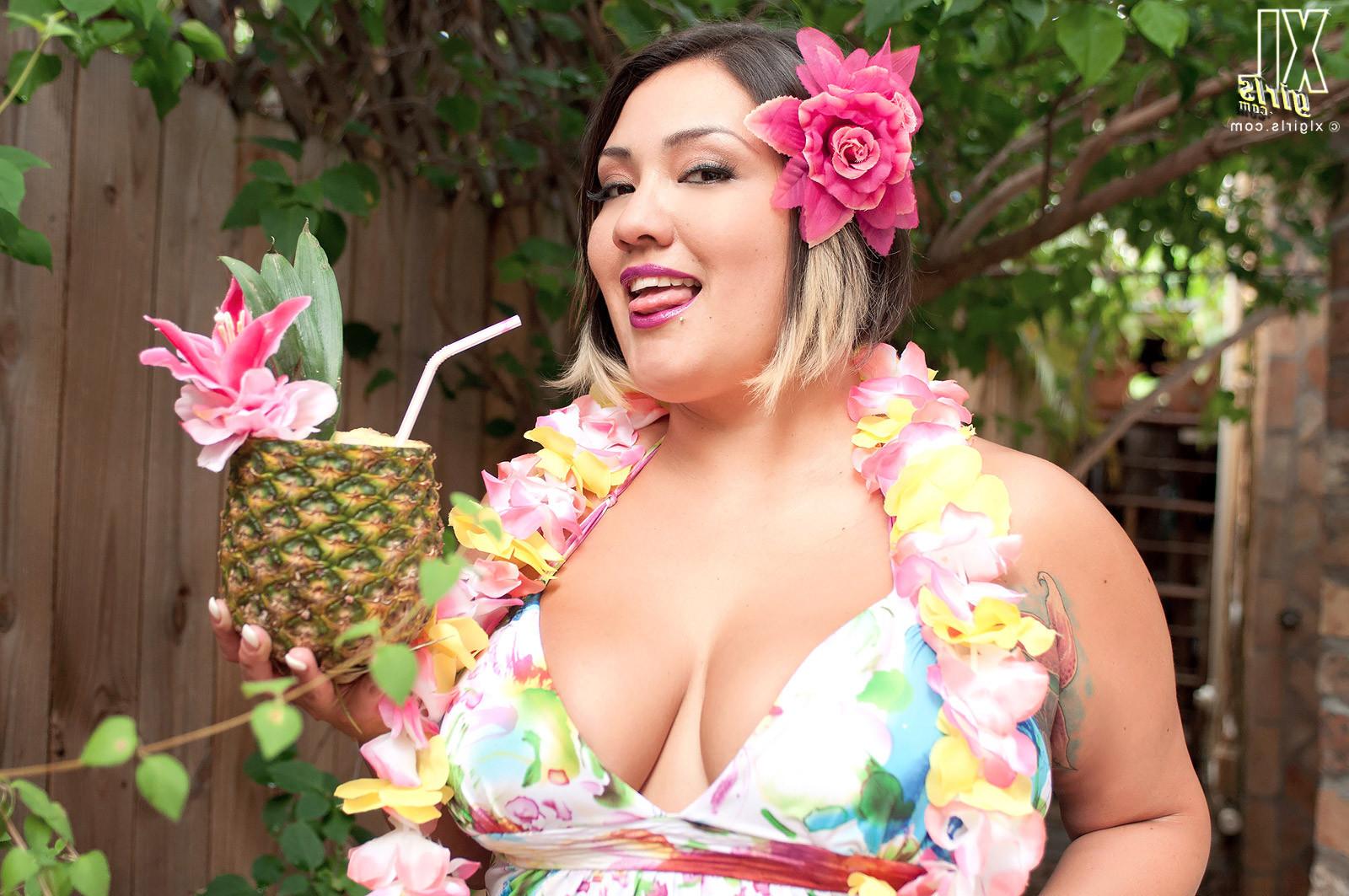16P Tropic Of Tits