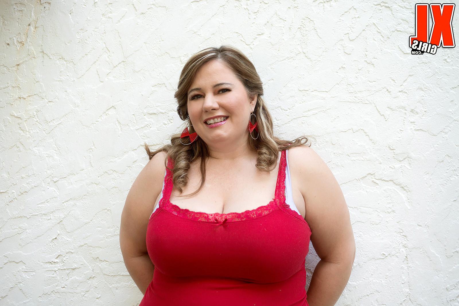 16P Plumper Playtime