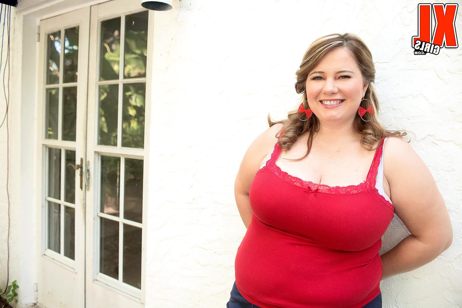 16P Plumper Playtime