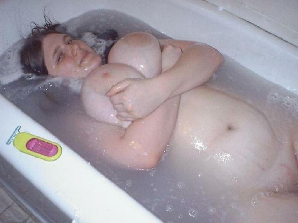 18P Bbw gfs posing for pictures and fucking 1