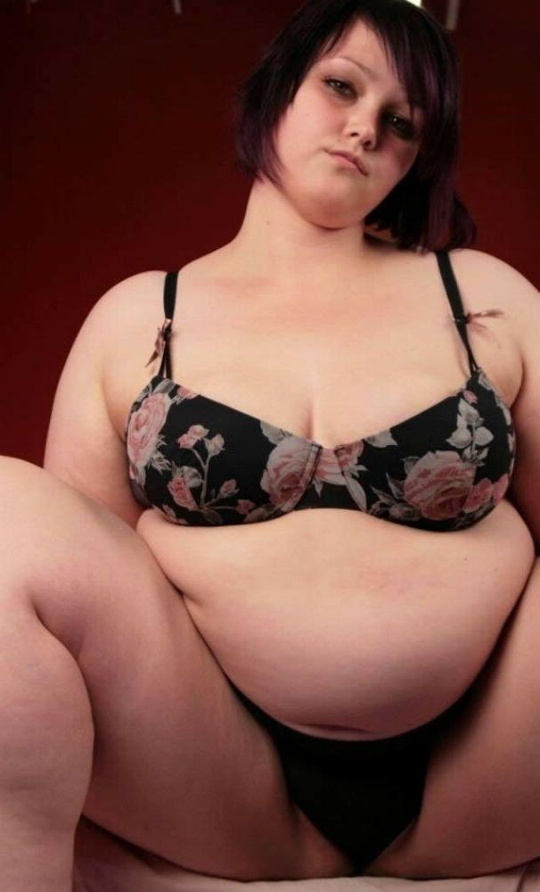 18P Bbw gfs posing for pictures and fucking 2