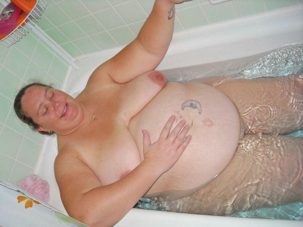 18P Bbw gfs posing for pictures and fucking 3