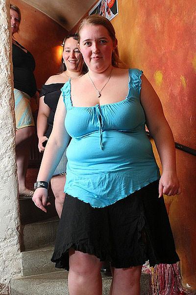 12P BBW babes get together with the guys at a pub and they have an orgy with great o