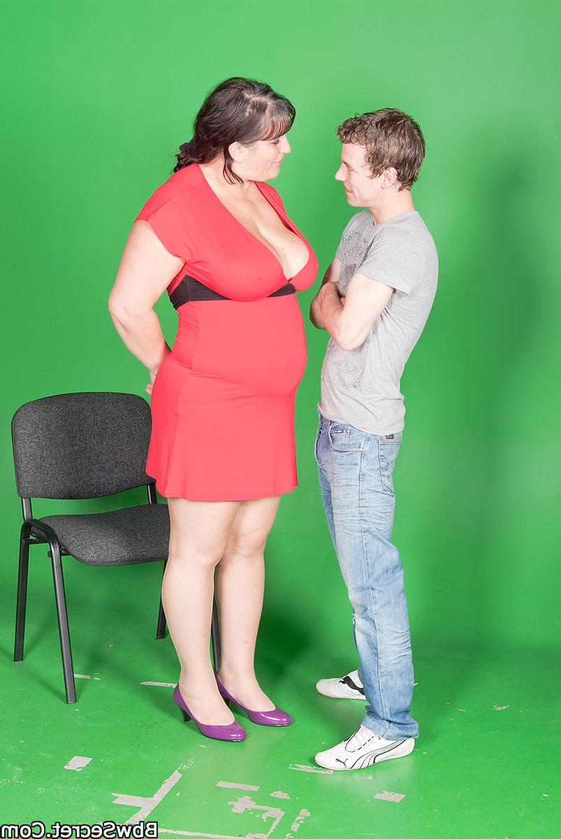 12P Video guy cheats with hot BBW model and gets caught red-handed by his wife