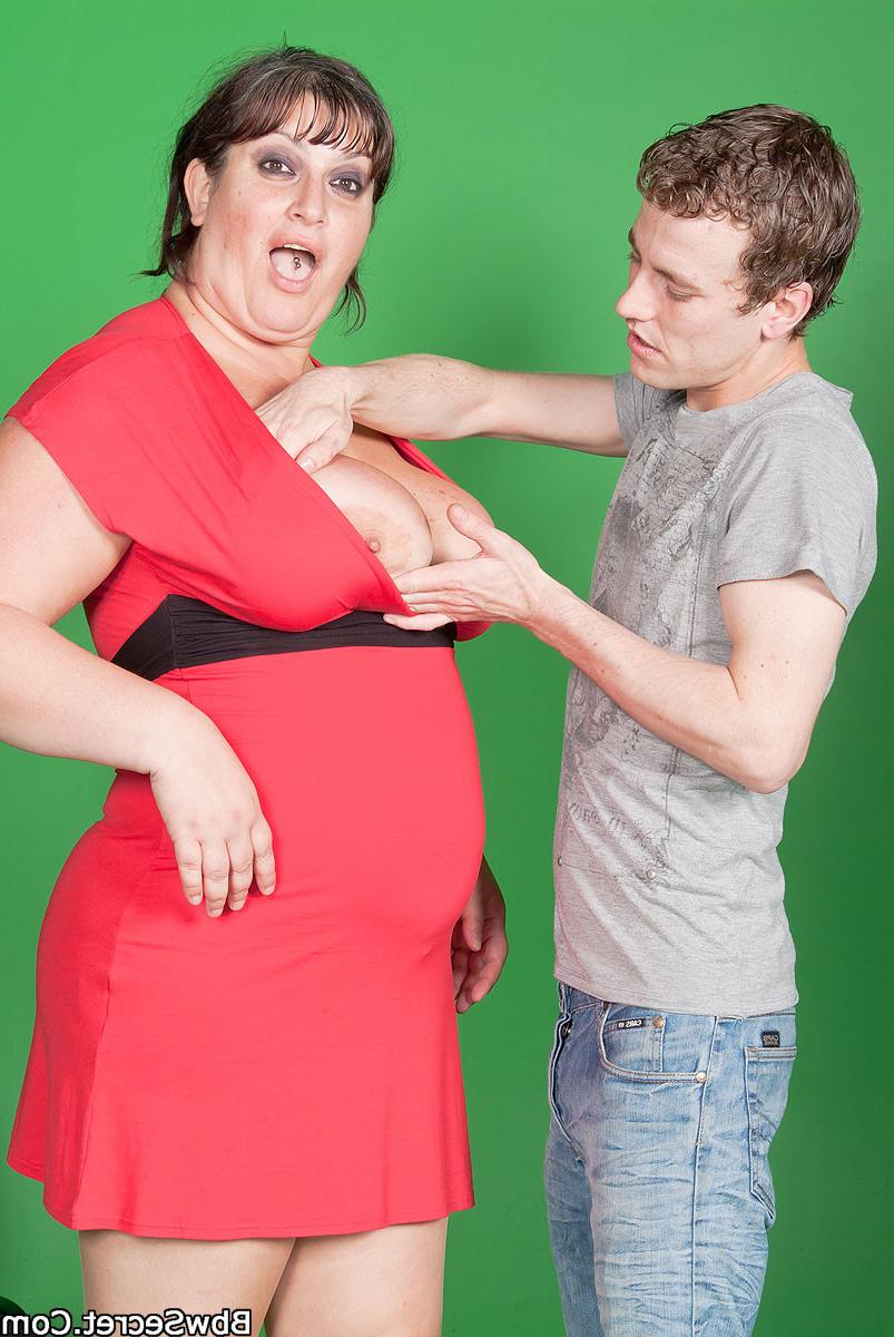 12P Video guy cheats with hot BBW model and gets caught red-handed by his wife