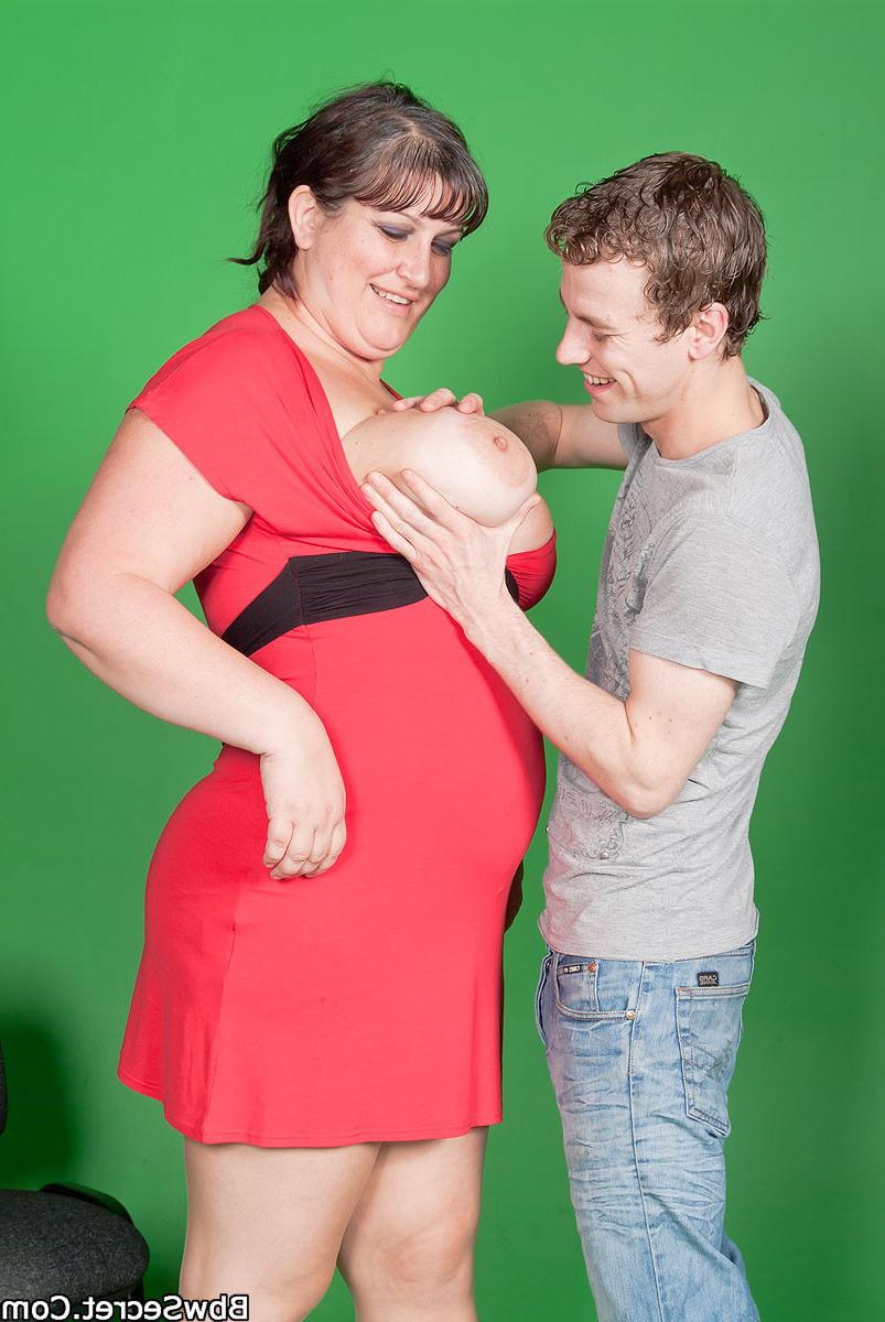12P Video guy cheats with hot BBW model and gets caught red-handed by his wife