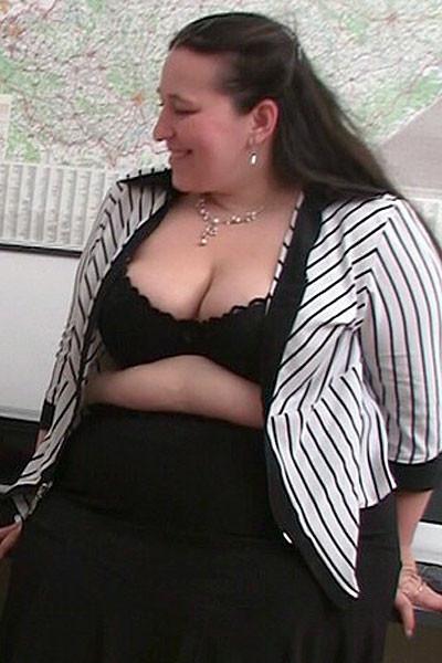 12P Shes a hot piece of beautiful BBW ass and she gets hammered in her slick sexy pu