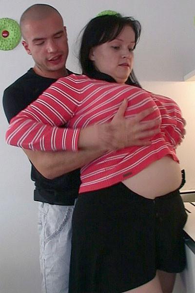 12P The BBW met him through an online ad and she lets him bang her pussy in the kitc