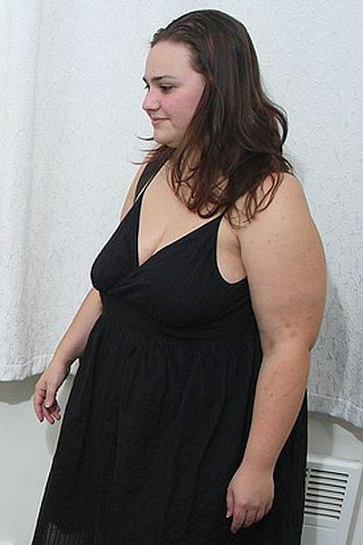 12P The hot masseuse rubs oil on her BBW tits and lets her client get up in there ha