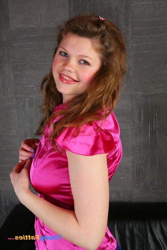 12P Girlie undoes her shirt baring her huge BBW tits