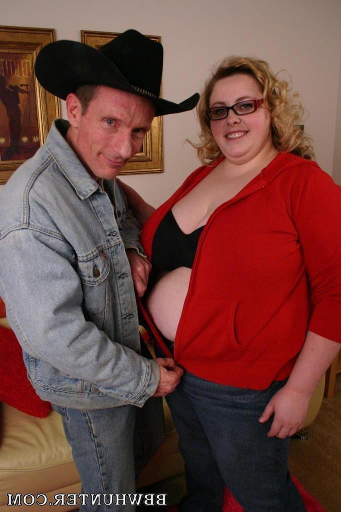 12P Naughty Holli welcomes a cowboy into the big city by sitting on top of his lap t