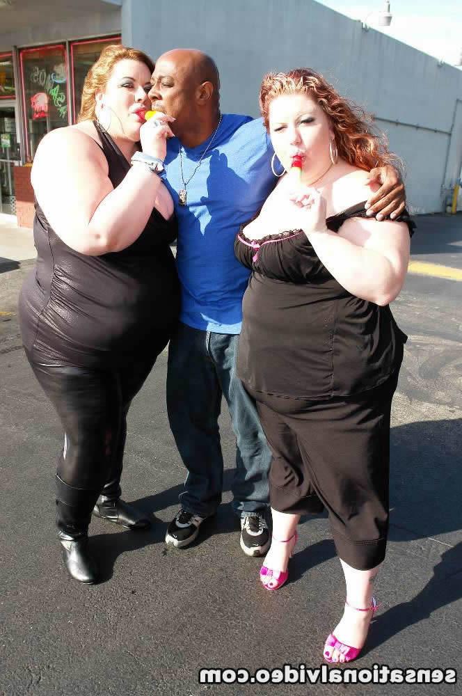 16P Desiree in interracial threesome