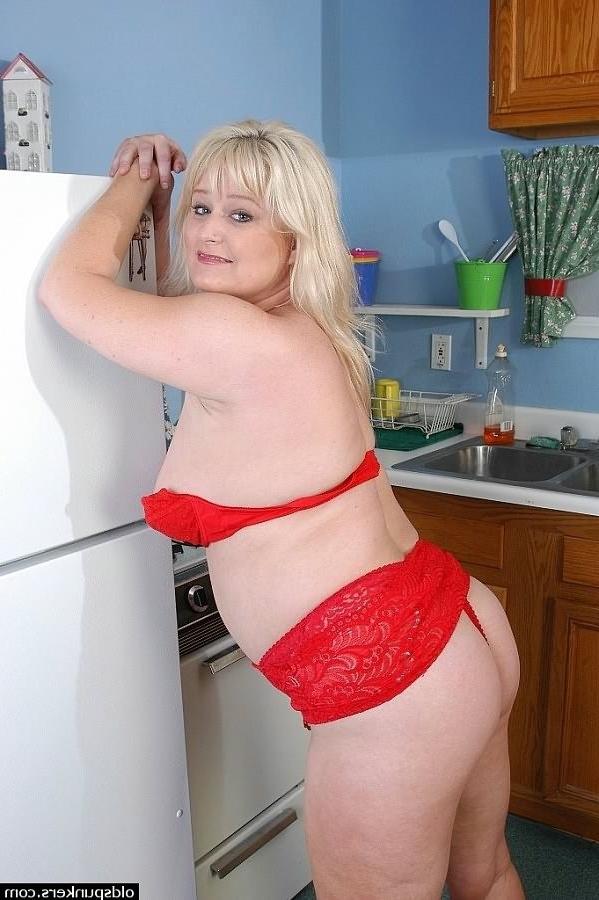 16P Fat mature housewife stripping and masturbating in kitchen