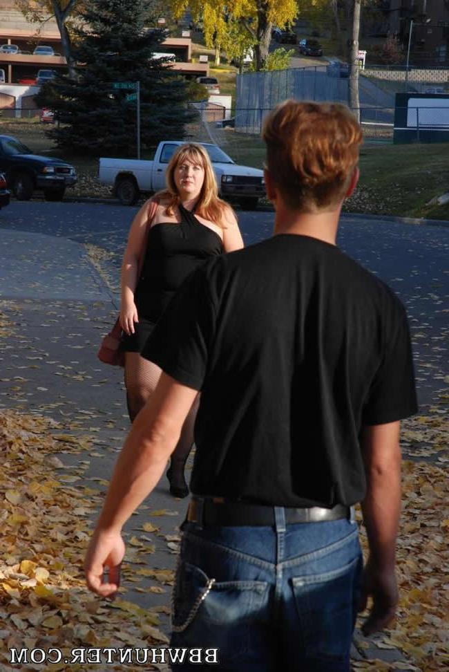 16P BBW In Black Sucks and Fucks A Horny guy