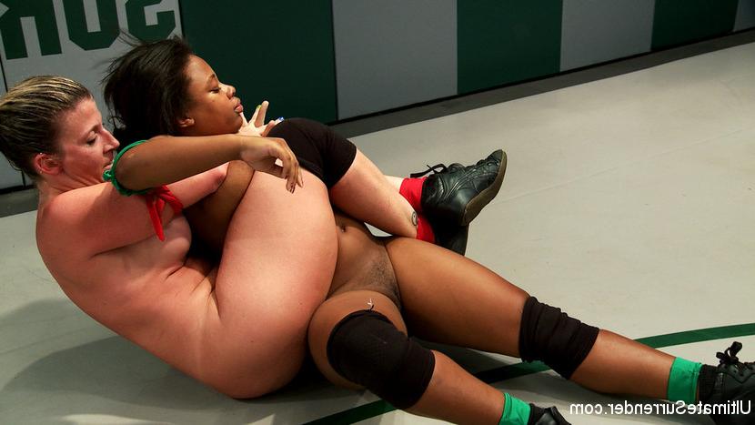 15P Brutal female wrestling with sexual domination!!!