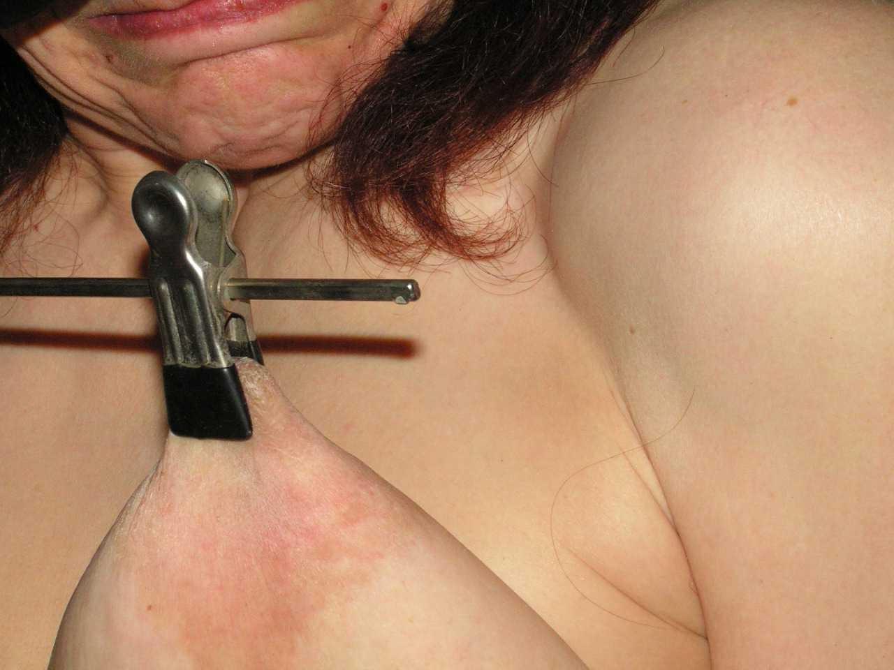 12P Amateur masochist in tit torture and nipple clamped