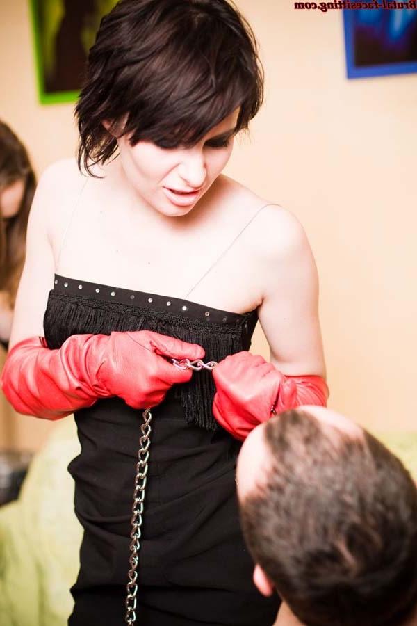 16P Two dominatrices try to understand which one of their slaves is more skillful by