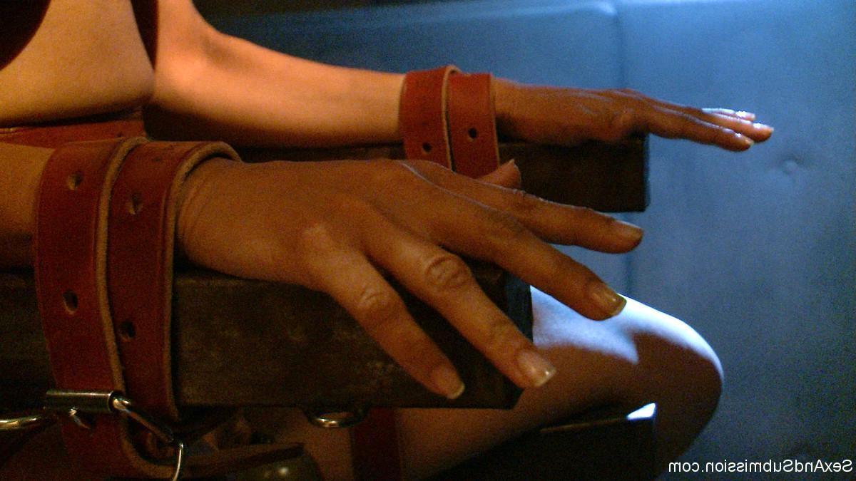 24P Sexy babe gets tied up, dominated and hard fucked in bondage