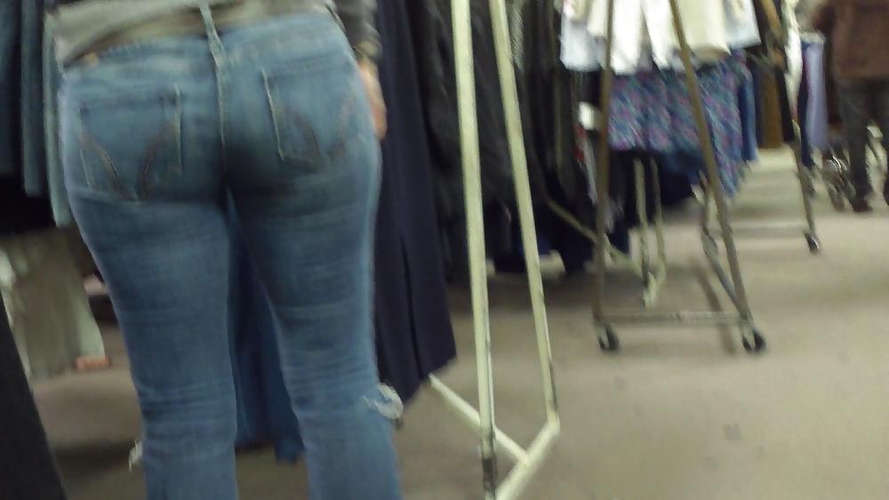 25P Sexy teen nice big fat ass & butt in tight jeans