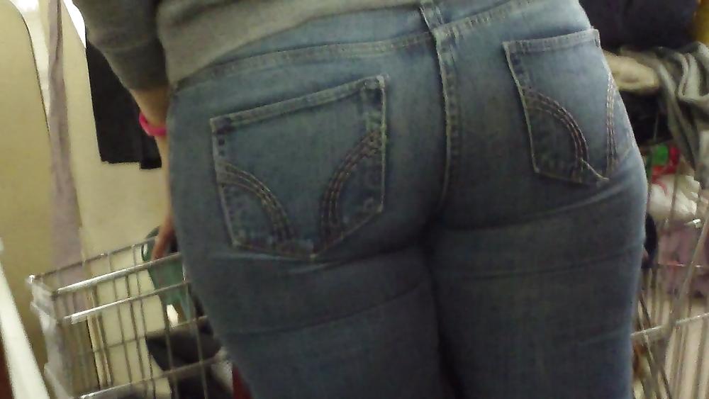 25P Sexy teen nice big fat ass & butt in tight jeans