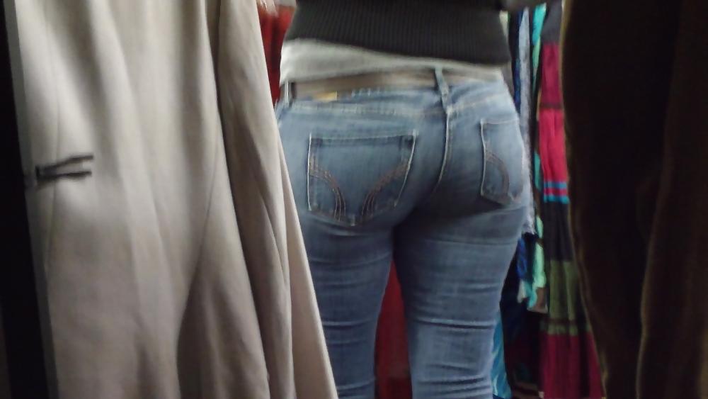 25P Sexy teen nice big fat ass & butt in tight jeans