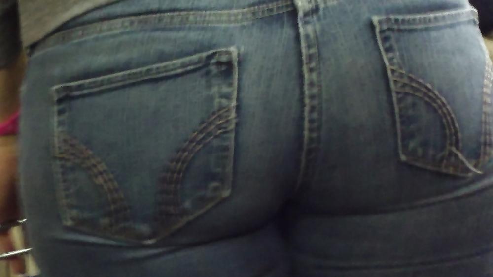 25P Sexy teen nice big fat ass & butt in tight jeans