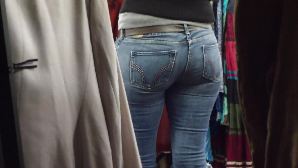 25P Sexy teen nice big fat ass & butt in tight jeans