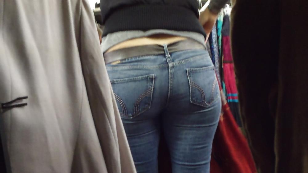 25P Sexy teen nice big fat ass & butt in tight jeans