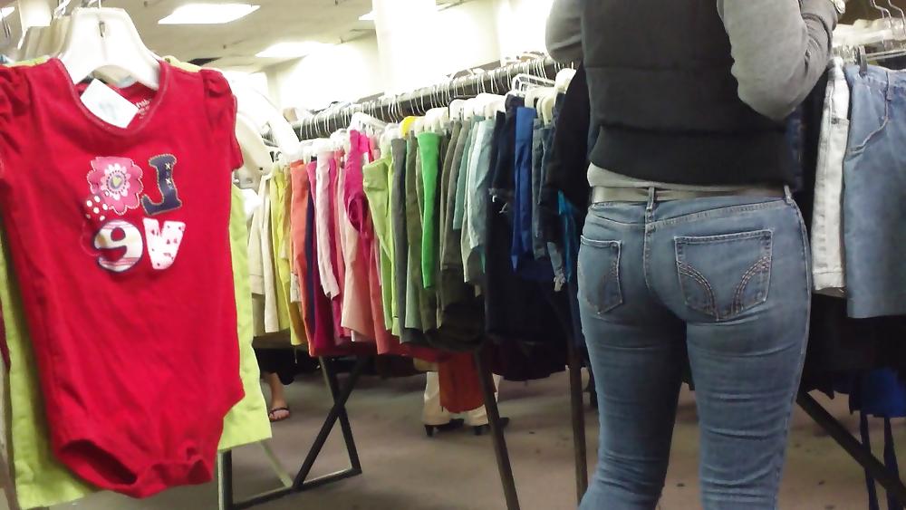 25P Sexy teen nice big fat ass & butt in tight jeans