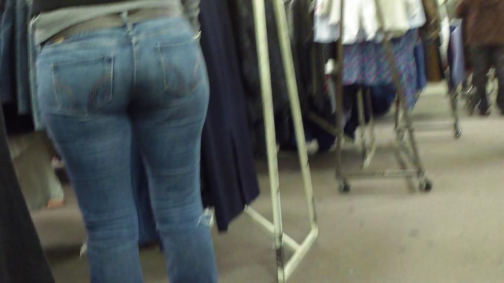 25P Sexy teen nice big fat ass & butt in tight jeans