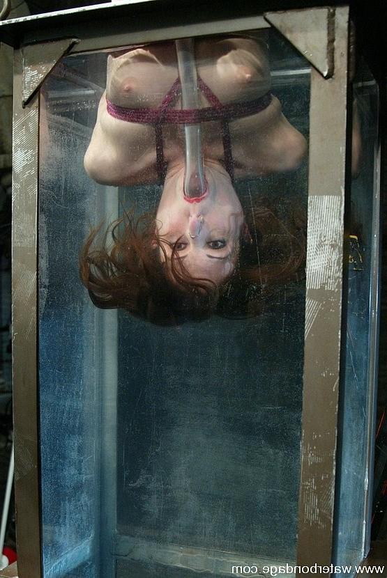 15P Amber Rayne is rope suspended and put in watertank