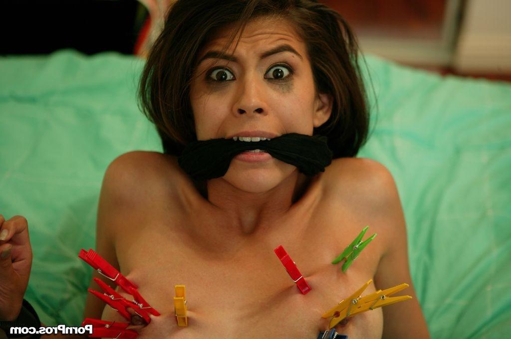 16P Cute Heather Vahn needs a rough treatment at home