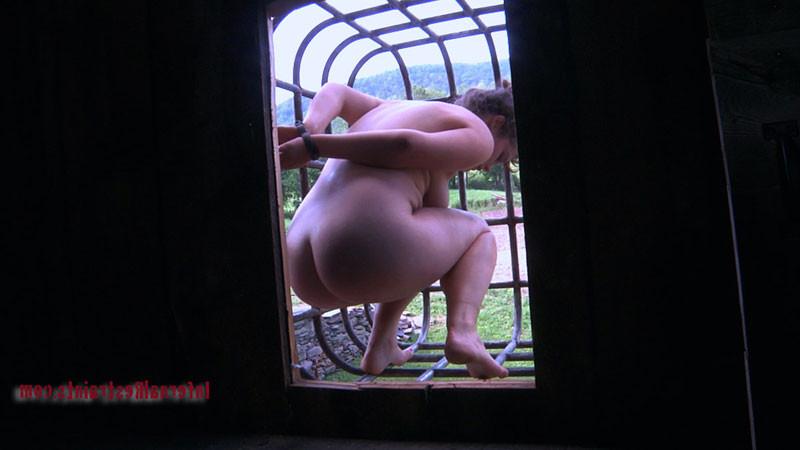14P Most prisons do not allow conjugal visits but for a piece of ass as beautiful a