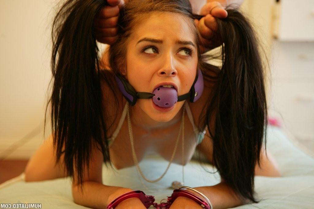 16P Zoey Kush gets a rough treatment from her guy