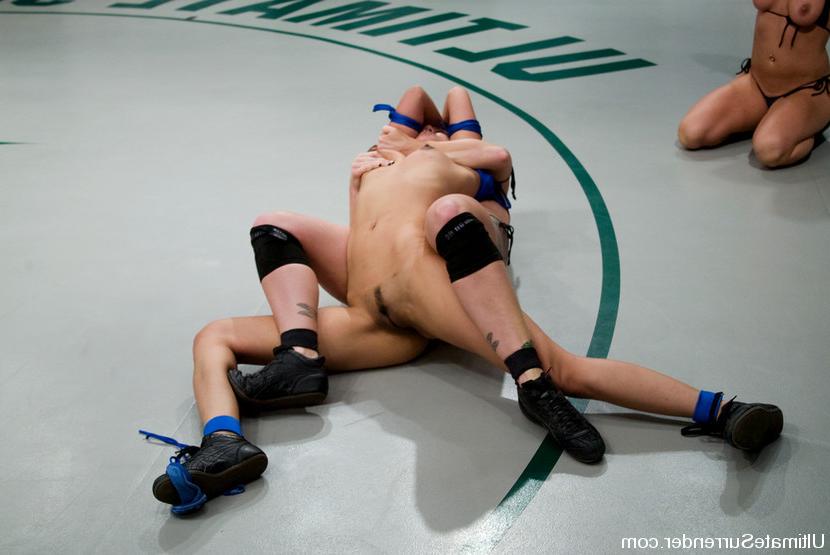 15P Brutal non scripted tag team girl/girl all nude wrestling