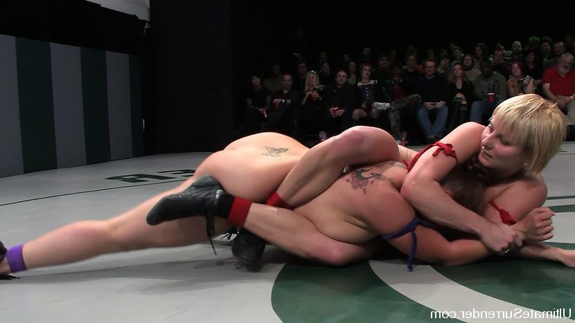 15P Brutal g/g naked non-scripted wrestling. Live audience show