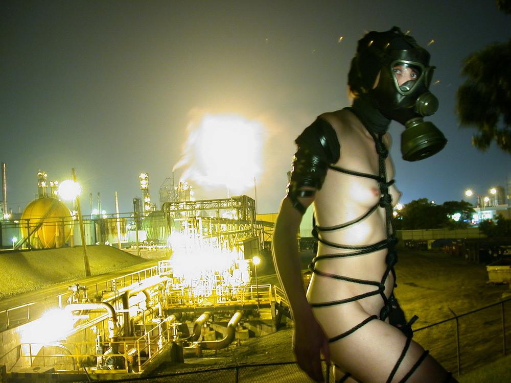 15P Urban toxic zone, gasmask and tied with rope.