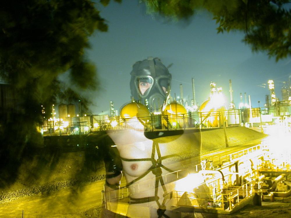 15P Urban toxic zone, gasmask and tied with rope.