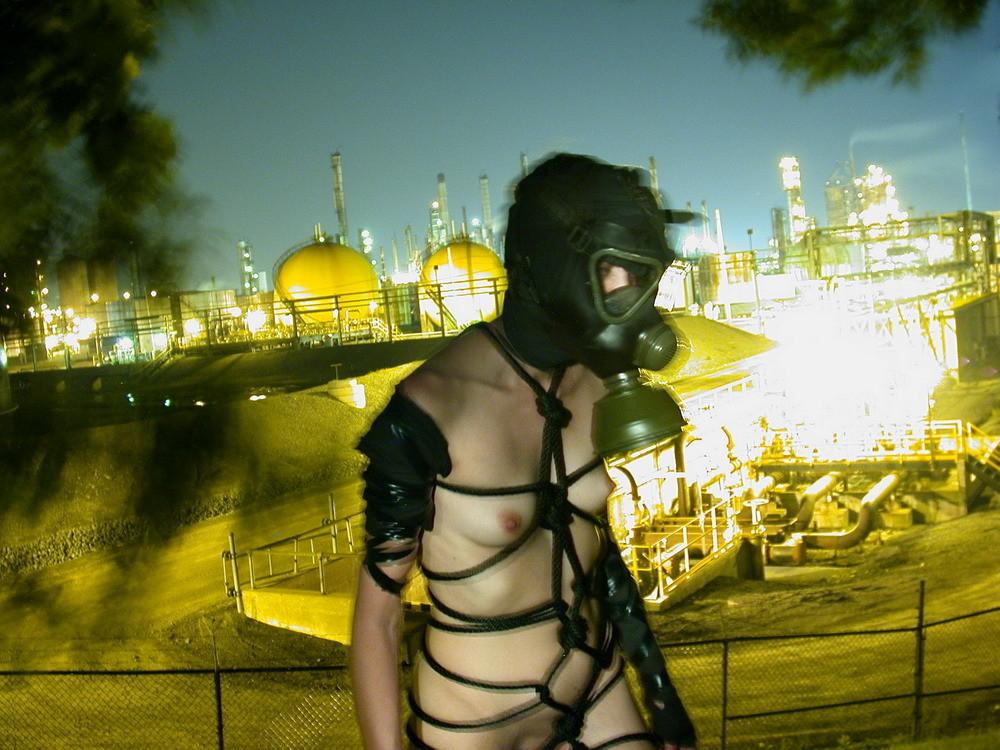 15P Urban toxic zone, gasmask and tied with rope.
