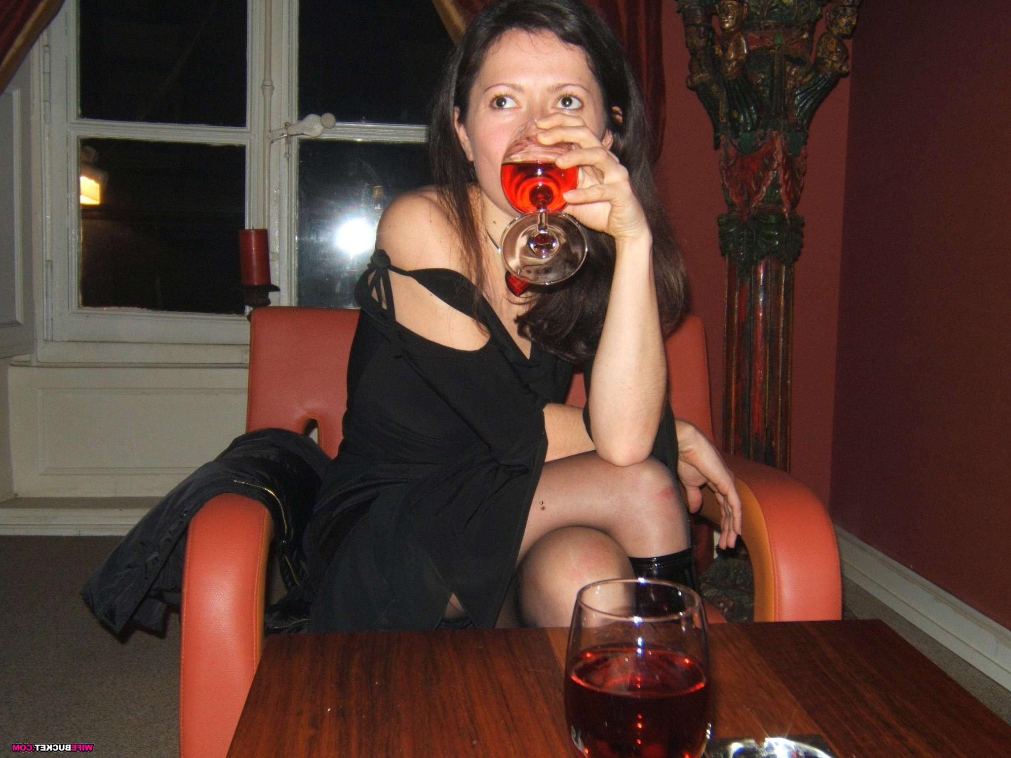 16P Swinging wife Lillette loves rough sex