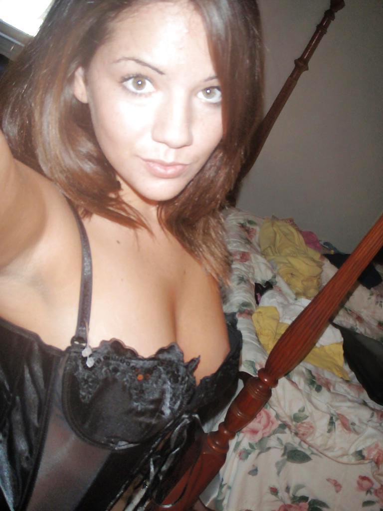25P Beautiful girls No Porn
