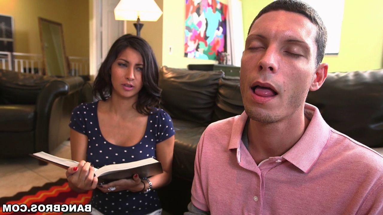 10P Jade Jantzen in a threesome with her stepmom