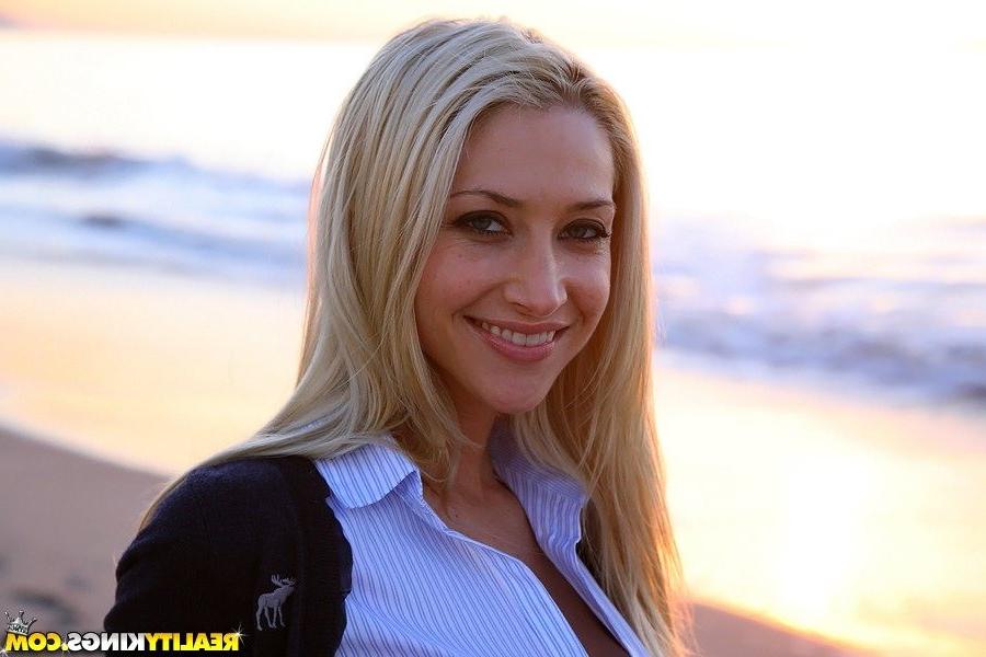 16P Romantic lesbo Ashley Fires has fun at the beach